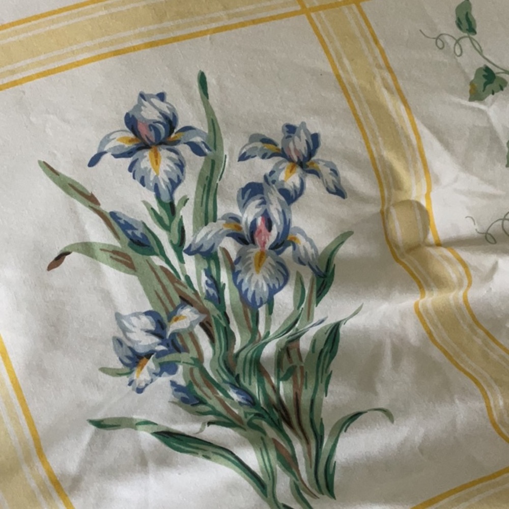 Vintage Liz Claiborne ‘Full Bloom’ comforter. Queen. Very nice. - Picture 14 of 16